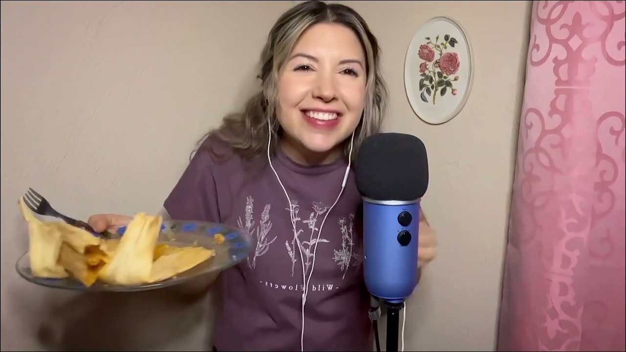 ASMR Eating Tamales (Mexican Food) | Comiendo Tamales y Platicando
