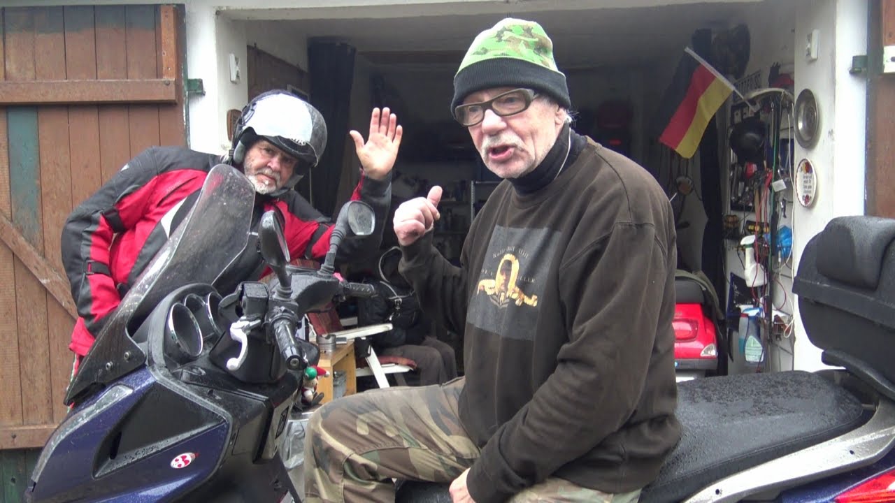 Sofa Uwe seine Kymco Downtown 125 i Läuft nicht mehr !