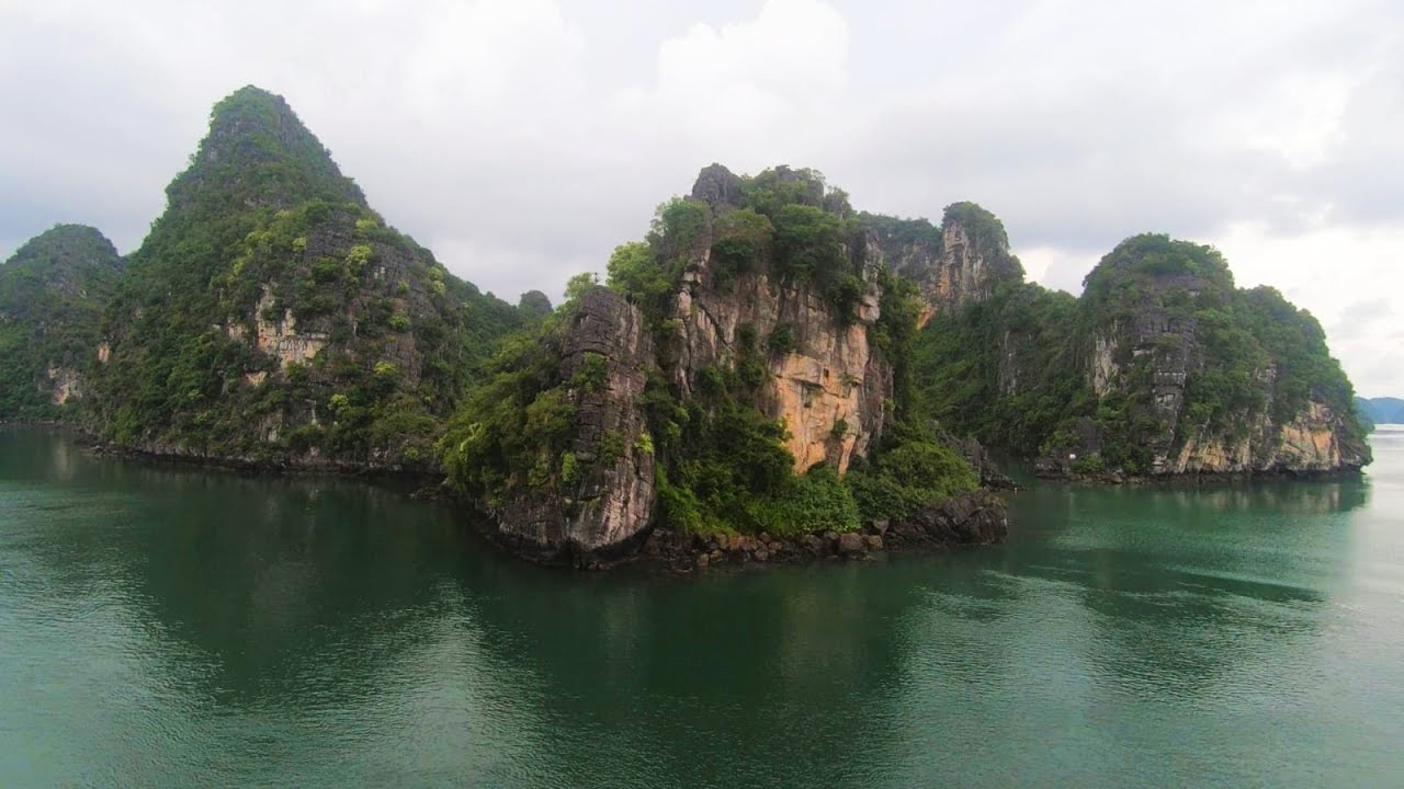 VIETNAM DEL NORD - Dalla caotica Hanoi alla pace di Ha Long