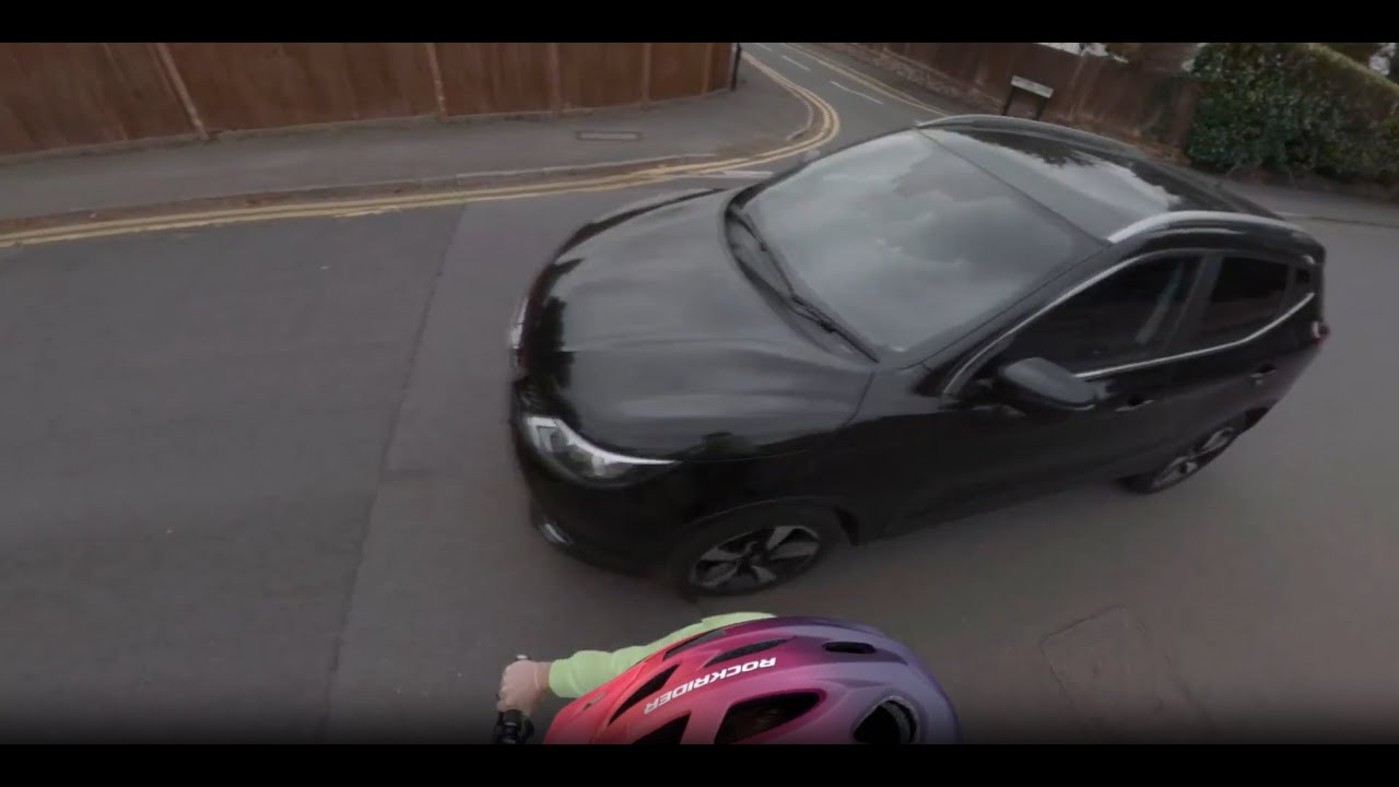 Too Close For Comfort - Virtual Reality film (2D version) | Cycling UK
