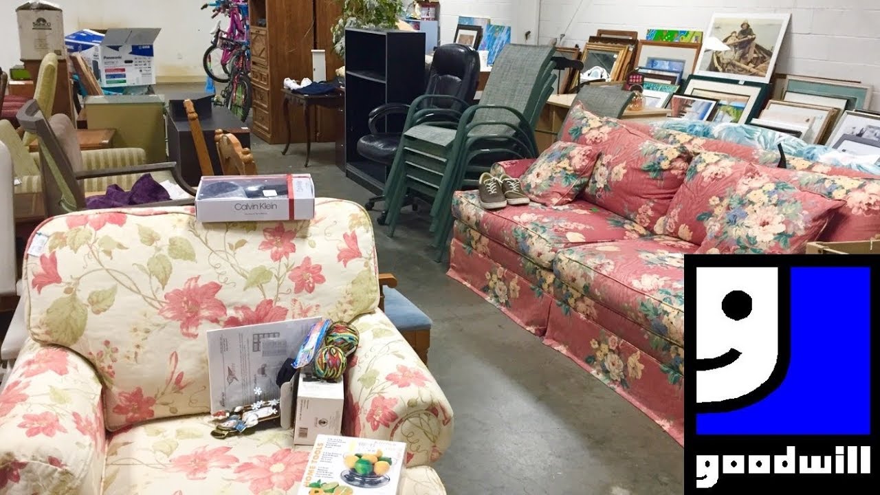 GOODWILL FURNITURE SOFAS CHAIRS CHRISTMAS HOME DECOR SHOP WITH ME SHOPPING STORE WALK THROUGH 4K