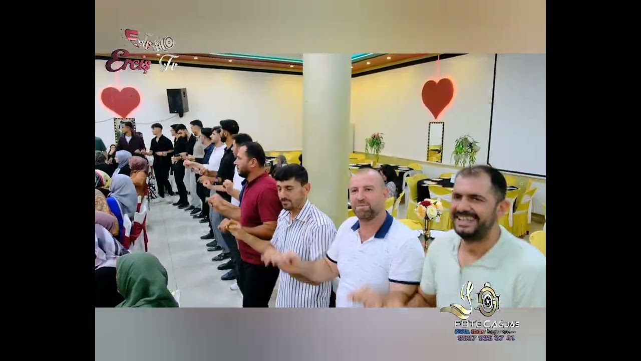 Erciş'li müzisyen Nevzat Atahan söyledi davetliler oynadı...