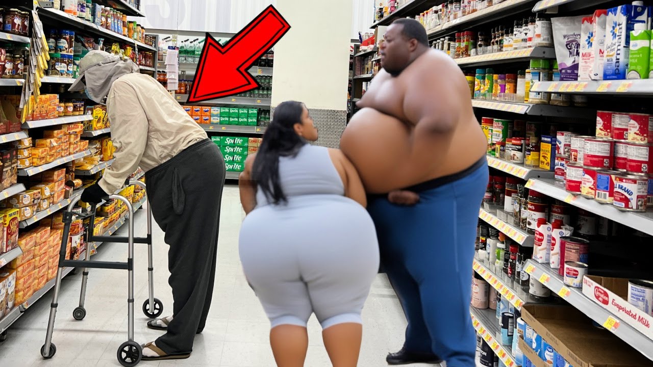 Лучшее видео, где толстый старик пукает на людей в Walmart!!!