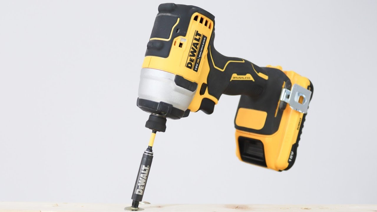Testez masina cu IMPACT DeWALT DCF809 18V , 190Nm și doar 0.9kg