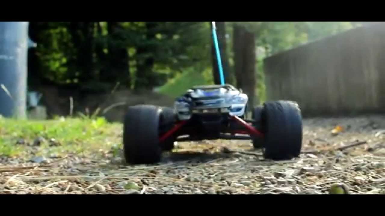 RC Downhill Battle II | Traxxas E-revo 1/16 VXL vs. Summit 1/16 VXL