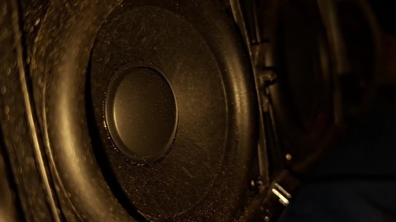 [OLD VID] JBL flip 6 warping + [OLD VID] JBL xtreme 3 bass test