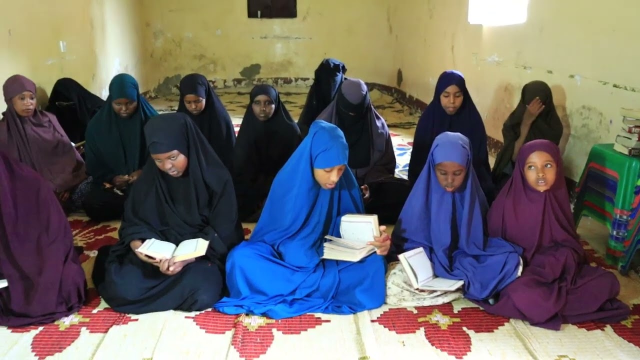 Waxaa magaalada muqdisho laga daahfuray Tartanka Qur’aanka ee u dhexeeya ardayda dugsiyada Quraanka