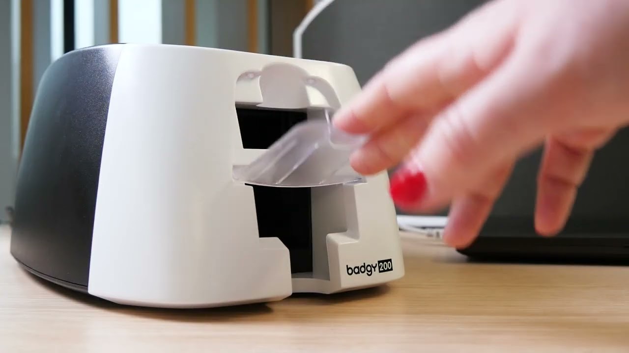Badgy200 paso a paso: ¡desde la instalación hasta la impresión de tus primeras tarjetas! 💡