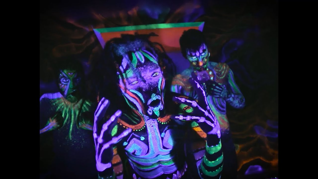 FUNKIWIS - RITMO HOSTIL ft. Julio y Senka La Raíz | VIDEOCLIP OFICIAL