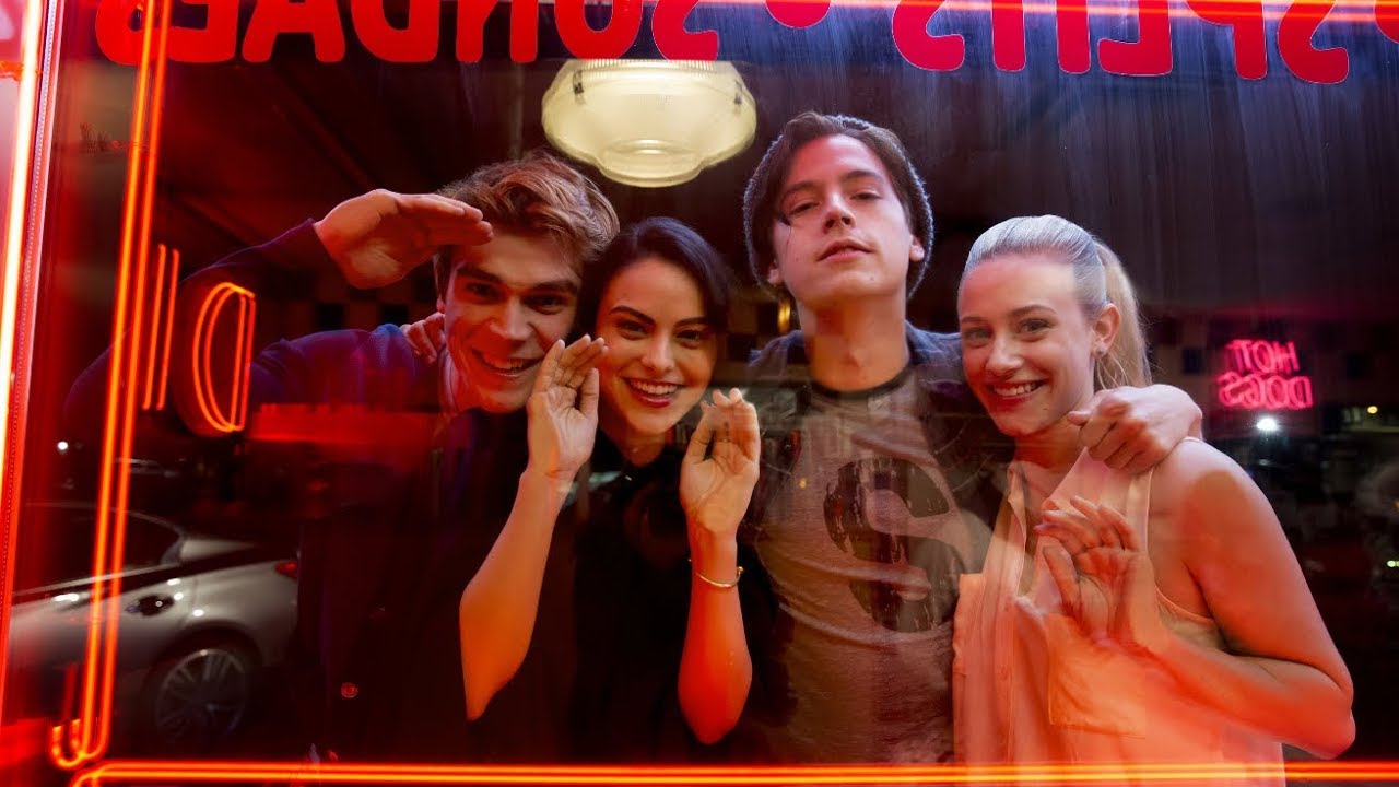 Riverdale intro || Friends style