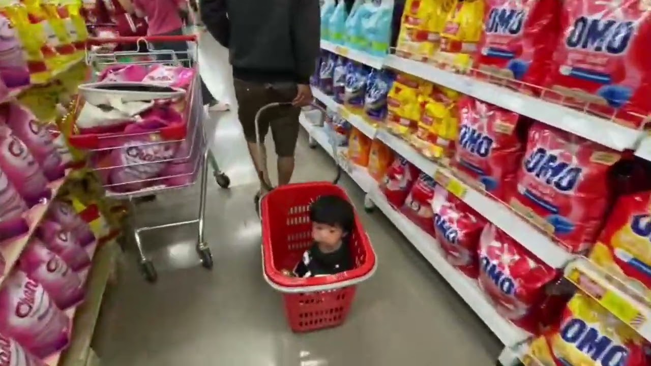 Hôm nay xuka đi khai trương siêu thị Go 