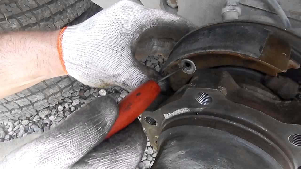 Замена колодок ручника фольксваген LT 35