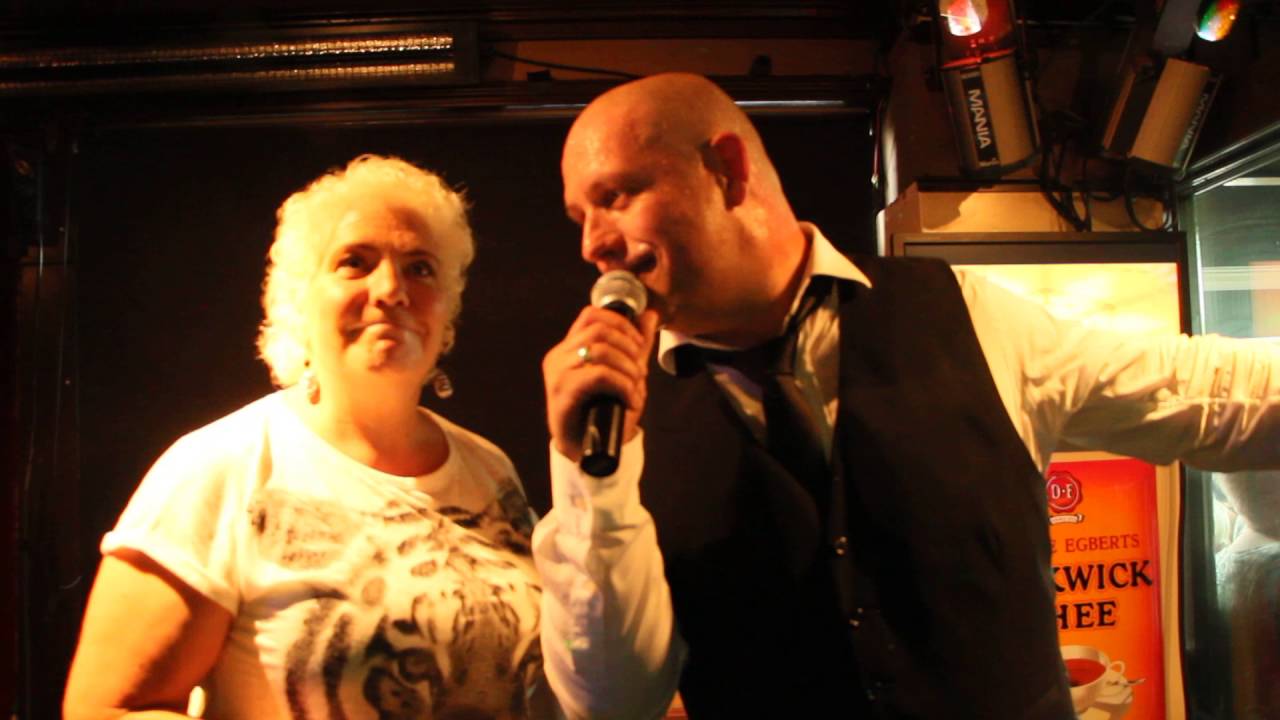 John brouwer en Reina van zandvoort zingen samen   Niemand weet dat ik jouw ken