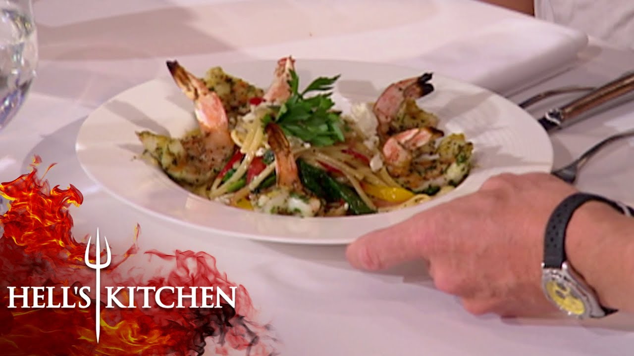 The Chefs Battle In A Quincea&ntilde;era Challenge | Hell's Kitchen