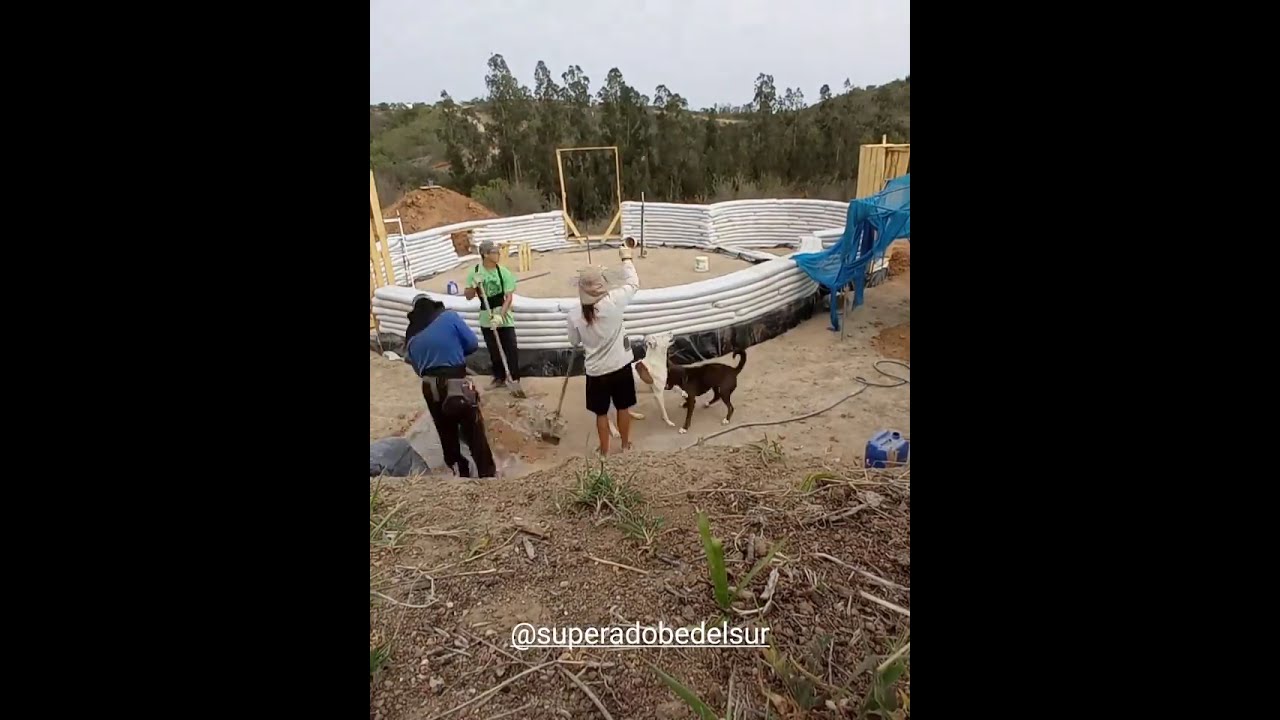 Casa de Superadobe/tierra ensacada en Chile