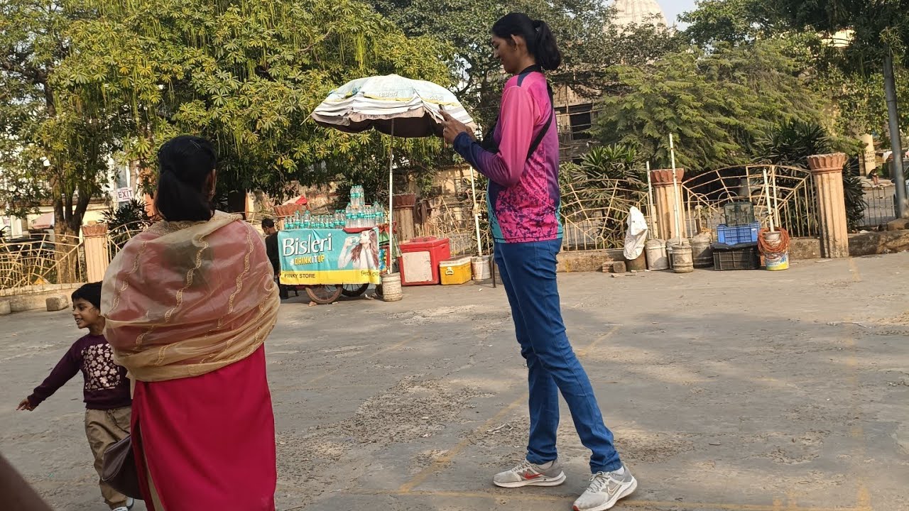 আজ ঘুরতে গিয়ে অবাক হয়ে গেলাম 