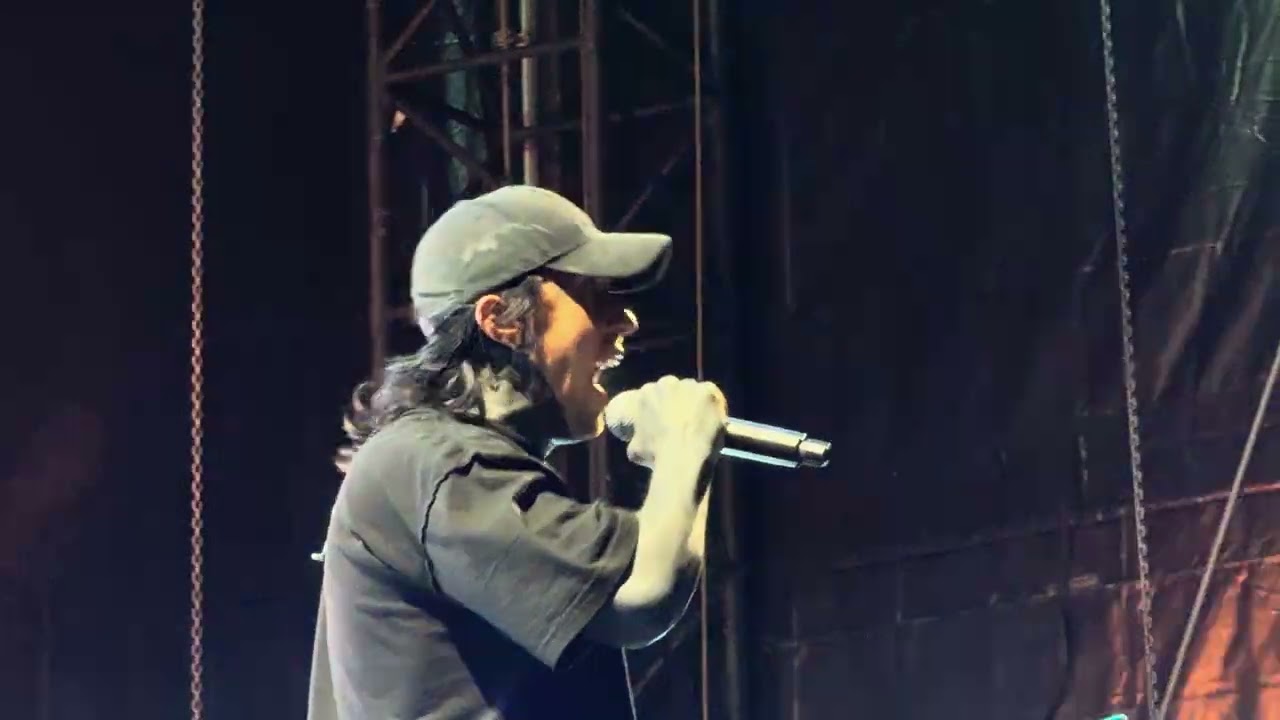 Falling In Reverse - Zombified (Live) 4K