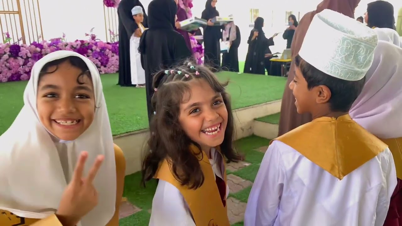 تكريم الطلاب المجيدين بمدرسة سيح الشامخات للتعليم الأساسي(١_٤)