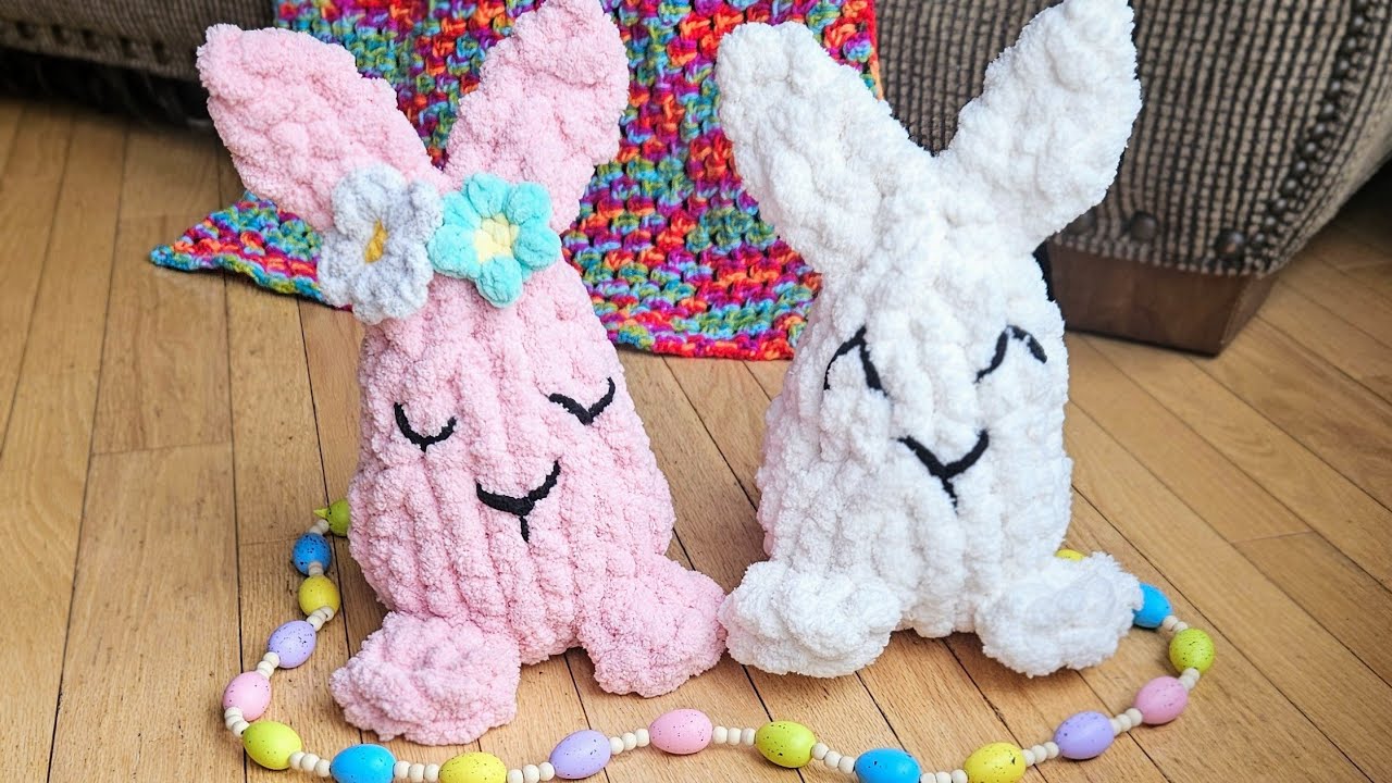 FREE Hand/Fingerknit Frumpy Bunny Tutorial by @thefrumpywitch