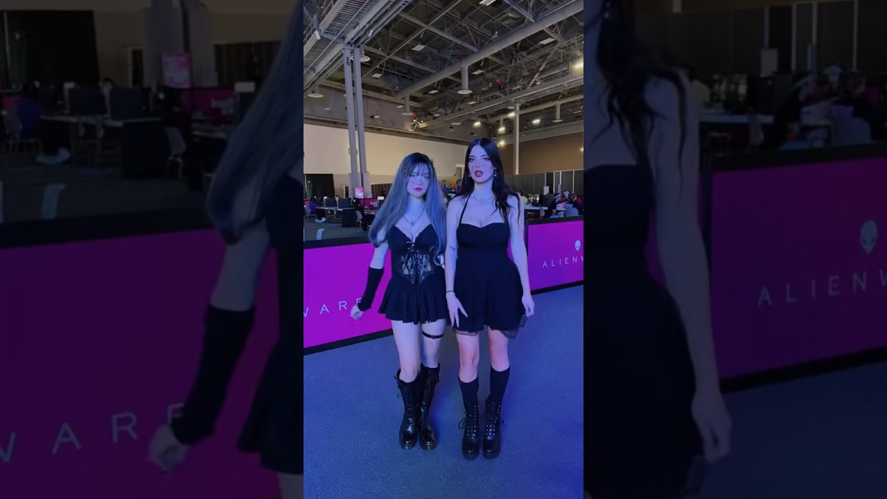 Burch twins at TwitchCon!