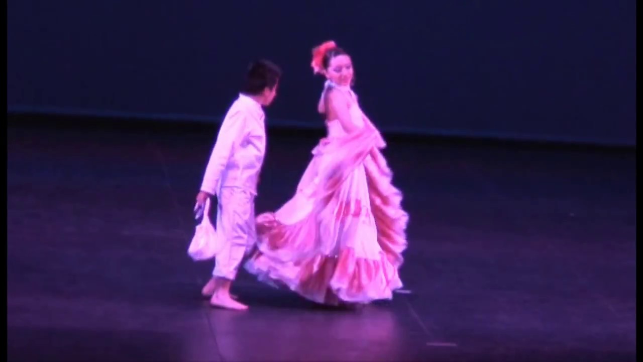Baile “CADERONA” Los Niños de Colombia Bailan.