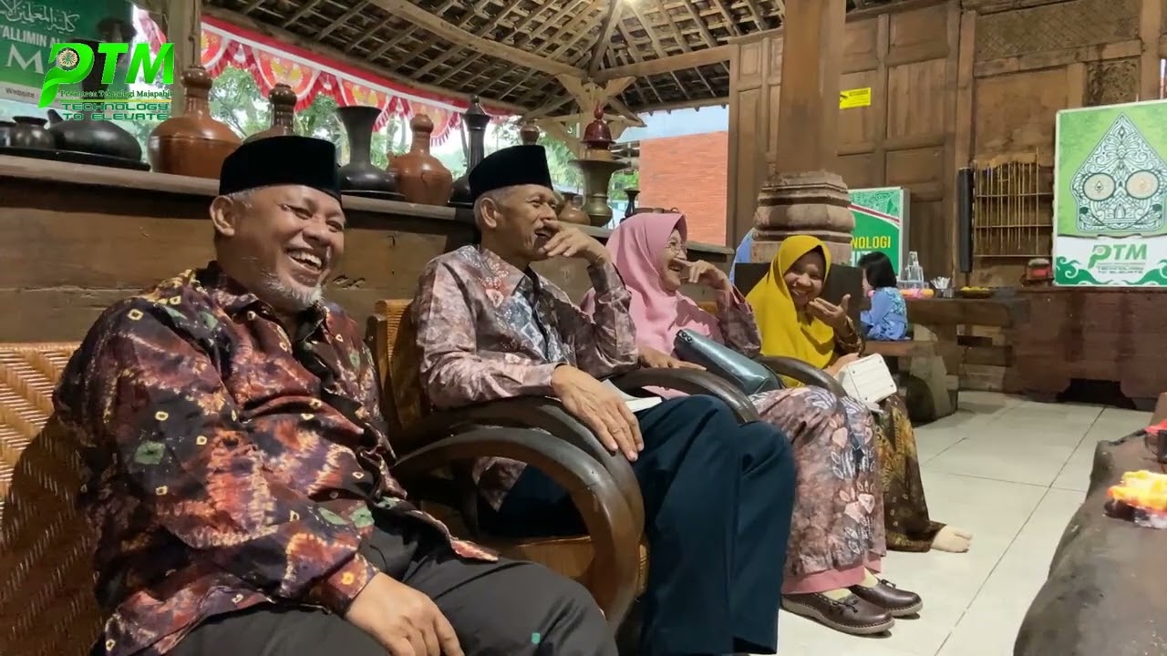 KUNJUNGAN KYAI GONTOR KE PESANTREN TEKNOLOGI MAJAPAHIT