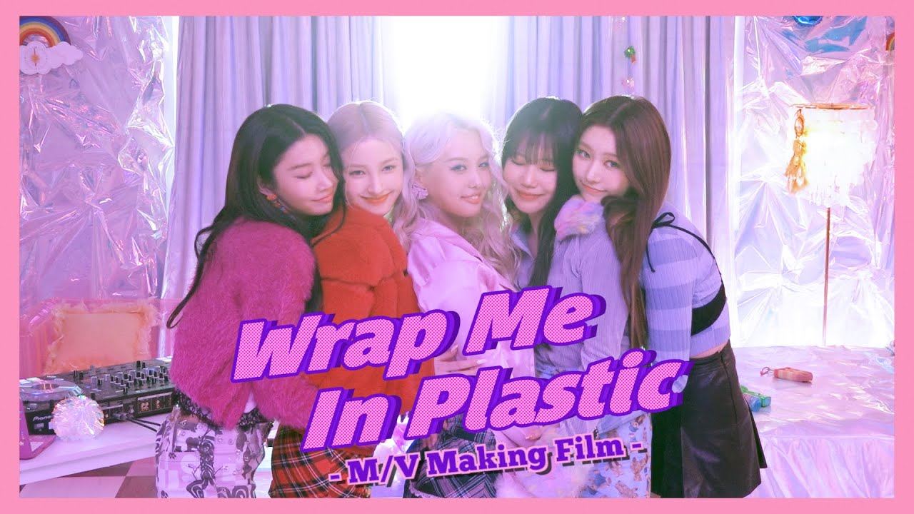 모모랜드(MOMOLAND) X 크로망스(CHROMANCE) 