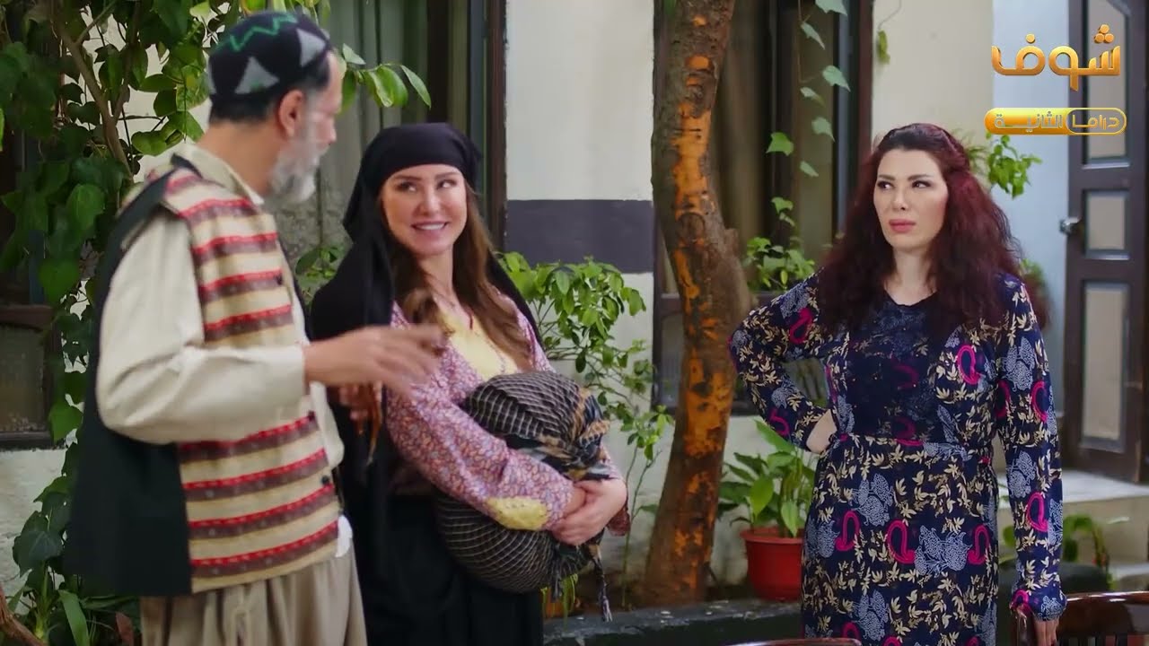 زوجها جبلها اخته الارملة تسكن معهن وهي جنت خاصةً وقت ابوها المجنون اقنعها ان الارملة مشهورة بالسحر!