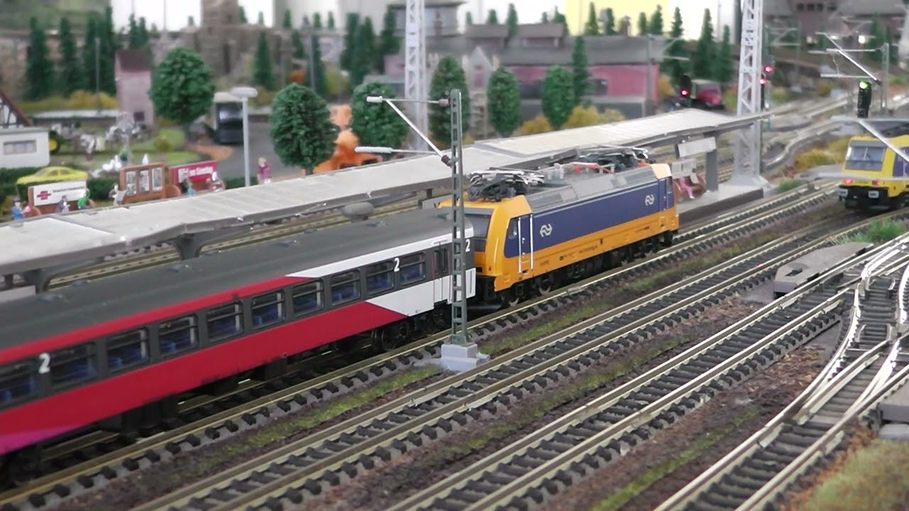 E186 NS Minitrix Sound vs Arnold Spur N