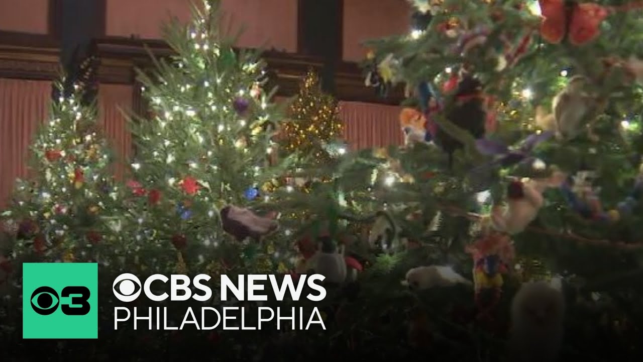 Longwood Gardens' holiday displays dazzle hundereds of guests