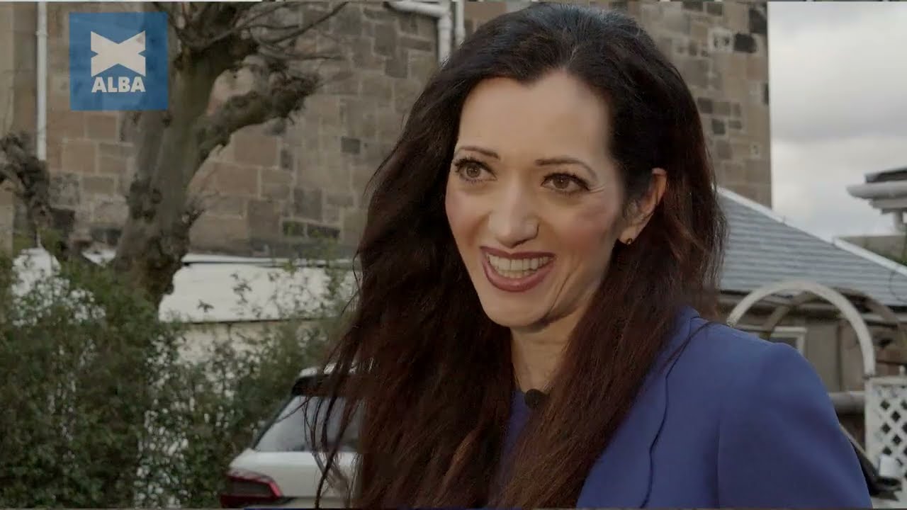 Tasmina Ahmed Sheikh - Alba - The Wee Blue Book