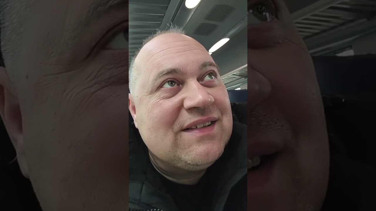 MC Isti - D&eacute;lut&aacute;ni bejelentkez&eacute;s