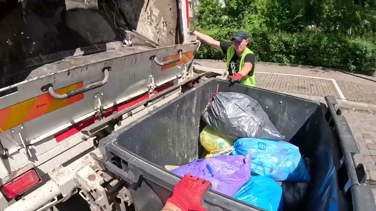 Odbiór odpadów zmieszanych Przedmieście Świdnickie 16.05.2025