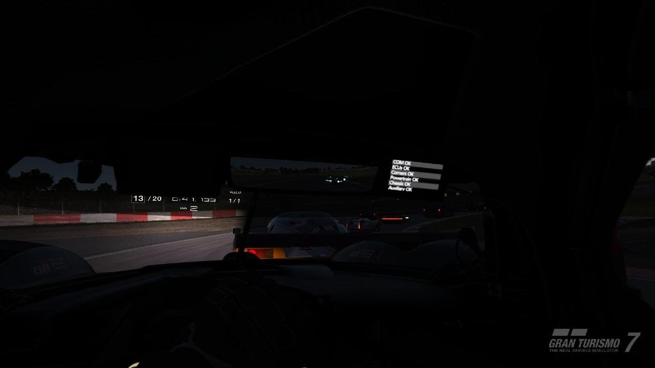 Gran Turismo 7 VR2 carrera contra I.A sophy