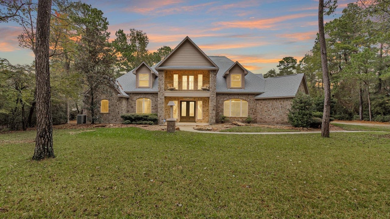 11018 Lake Windcrest Blvd, Magnolia, TX