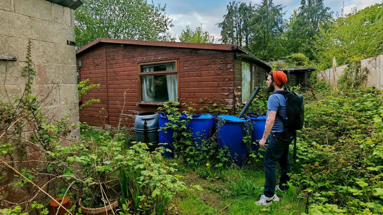 We Found Doreen's ABANDONED Cabin House With Everything Left Behind & Filled With Antiques