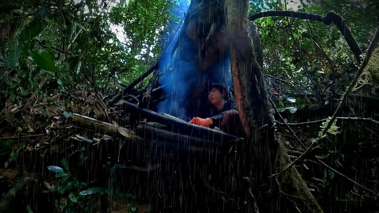 ติดฝนกลางป่า..! รวมทุกเหตุการณ์ที่พบเจอในป่า สถานการณ์สุดตึงเครียด!