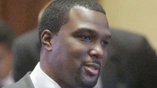 Ex-NFL linebacker Napoleon Harris fights off four muggers