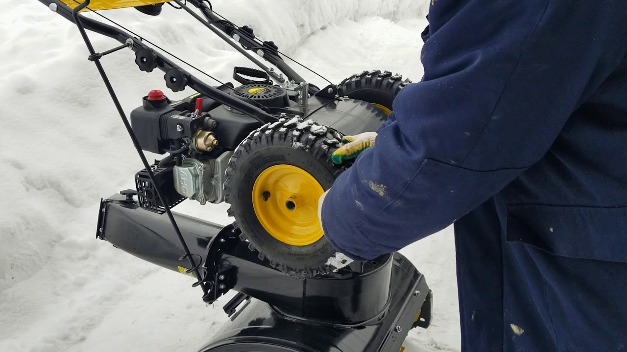 Пропал ход на снегоуборщике. Снегоуборщик не едет. Huter 4800B. Скрежет при ходе снегоуборщика.