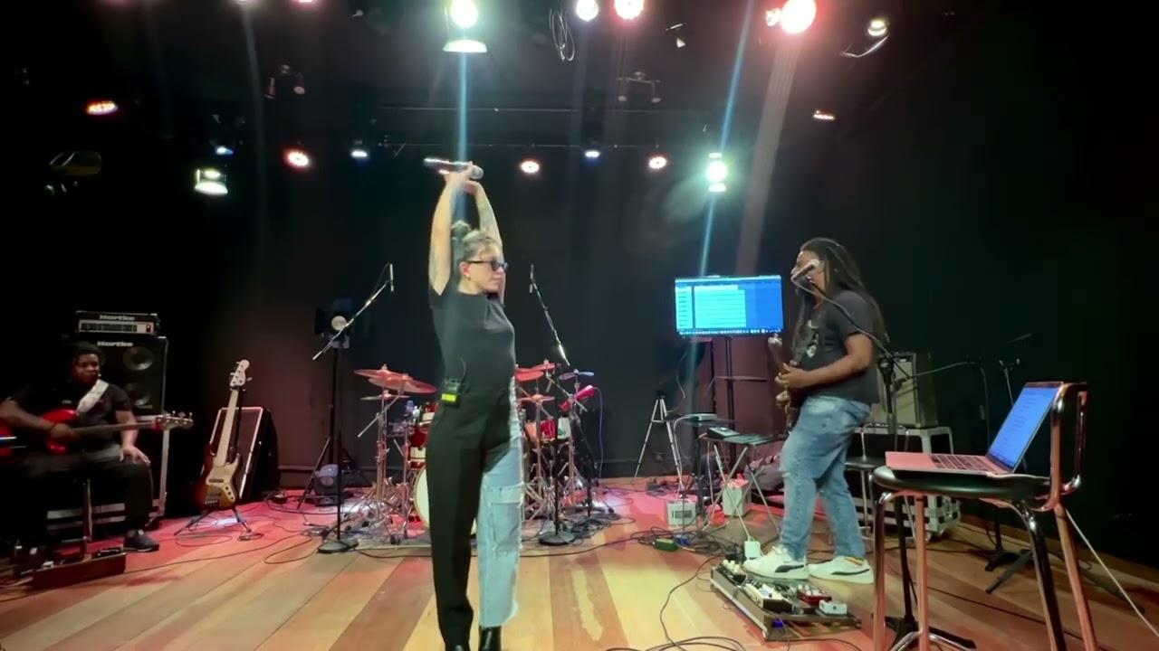 PRISCILLA ALCÂNTARA (ENSAIO) - EU NÃO SOU PRA VOCÊ x DECODE