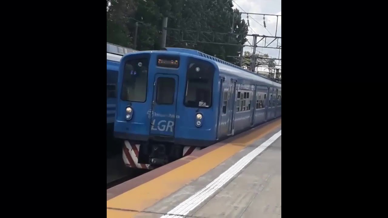 Tren Toshiba N&deg;16 ingresado a Banfield. Tren roca