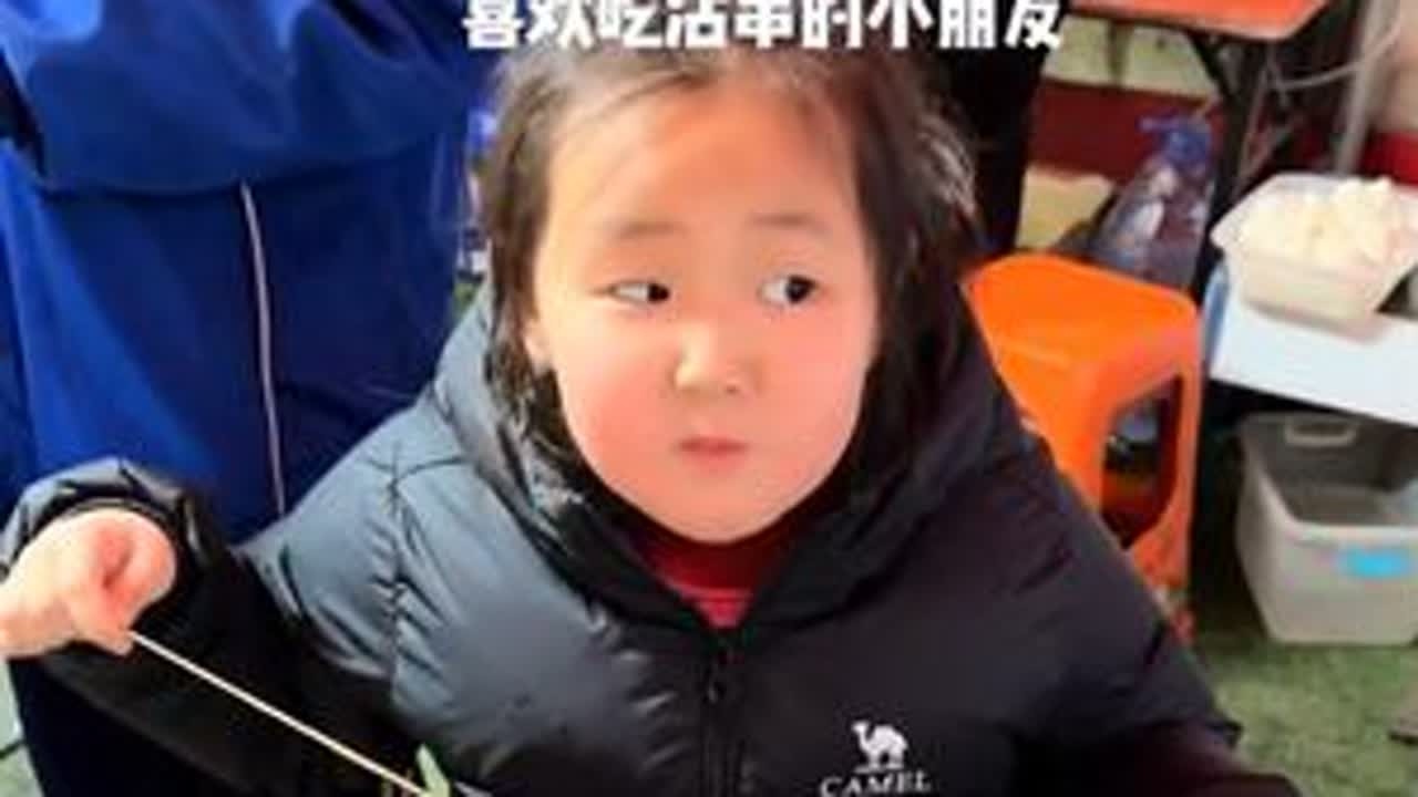 开学第一天，刚想喘口气，家里又添了事。公公住院了，我们这个年龄真的是上有老下有小，就希望家人都能身体健康🤔放学接上七月吃沾串……#七月妈👩