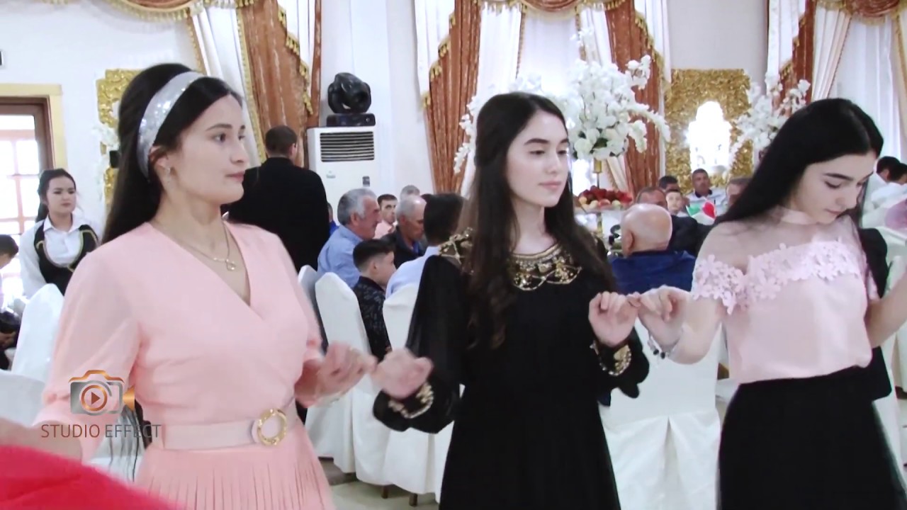 Очень красиво встретили сватов, kina gecesi Milani 2019, группа 