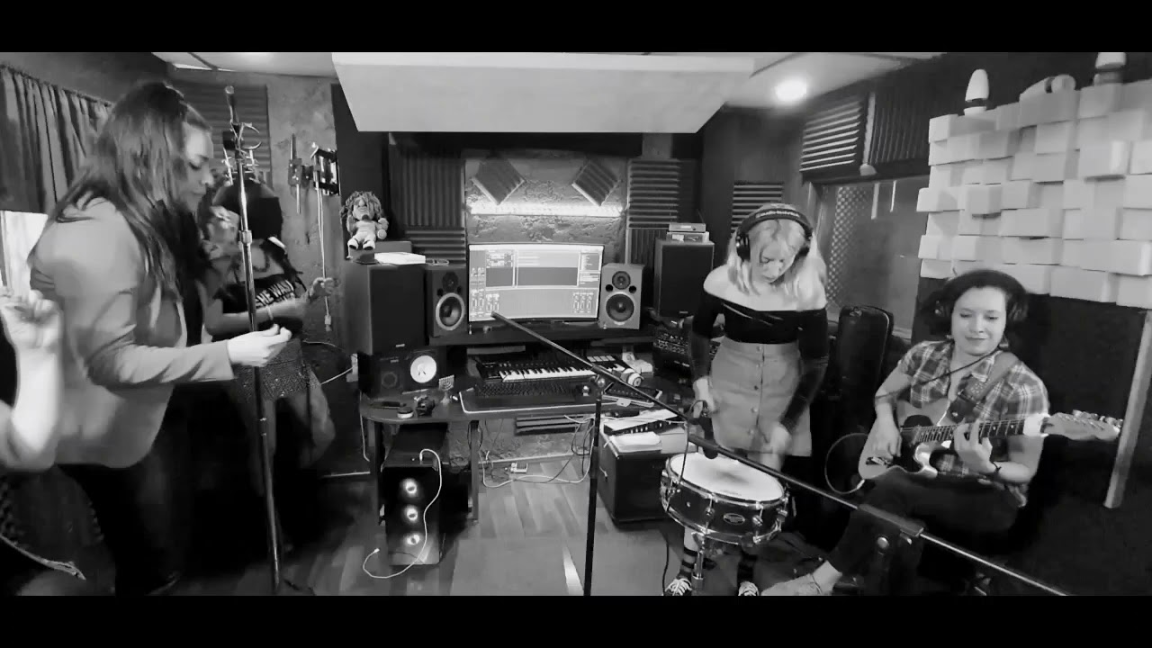 Blues Dolls Collective - Sof de León - Going up the Country.