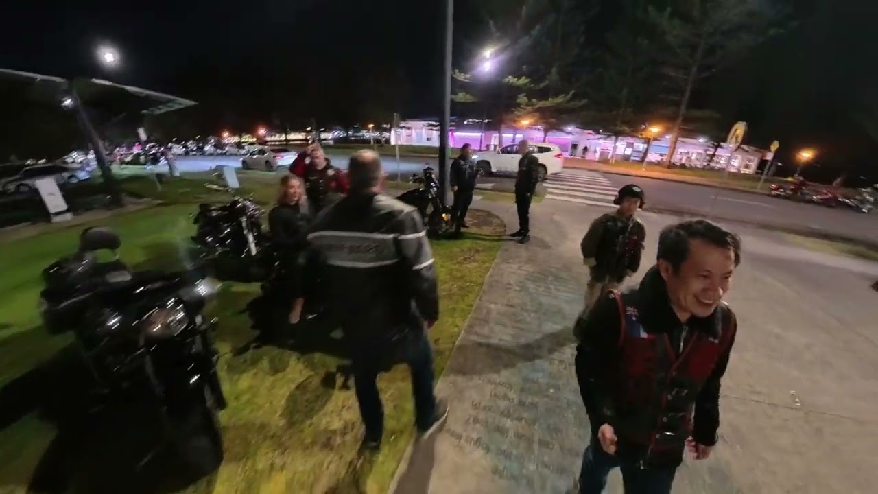 Harry’s Cafe de Wheels Newcastle – EasyRiders Central Coast Night Ride