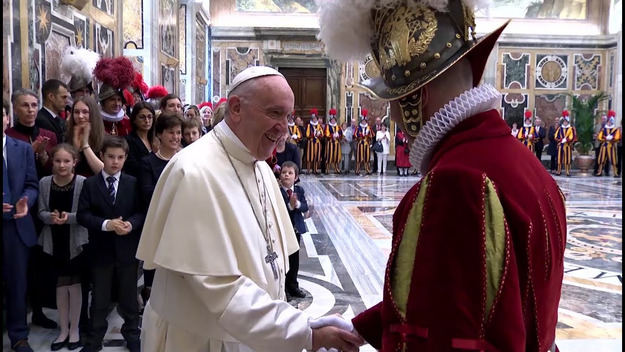 32 more Swiss Guards join pope's “visiting card”