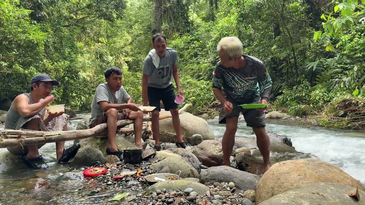Ketua Lapar Makan Pagi Di Tengah Sungai Saat Berpetualangan Di @jemodusuntv