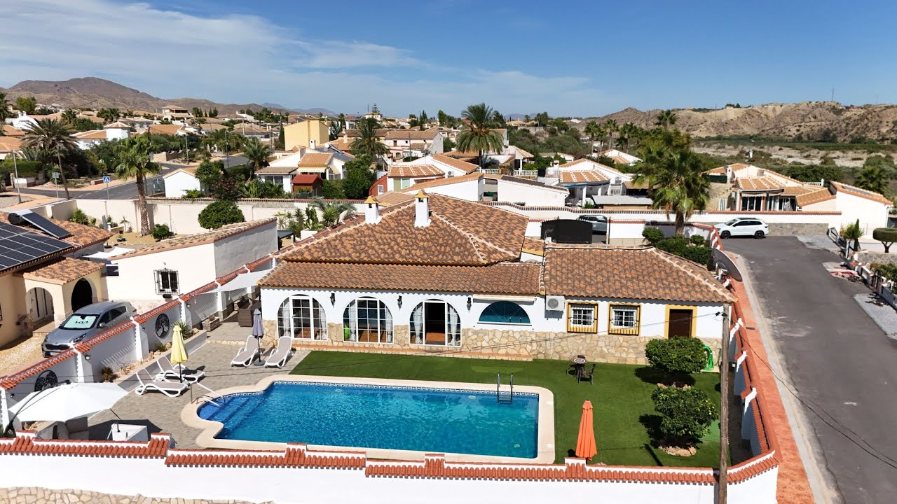 UNDER OFFER -THE STUNNING VILLA SPECTACULAR -€375,000 Property for sale Spain  5 bed 3 bath