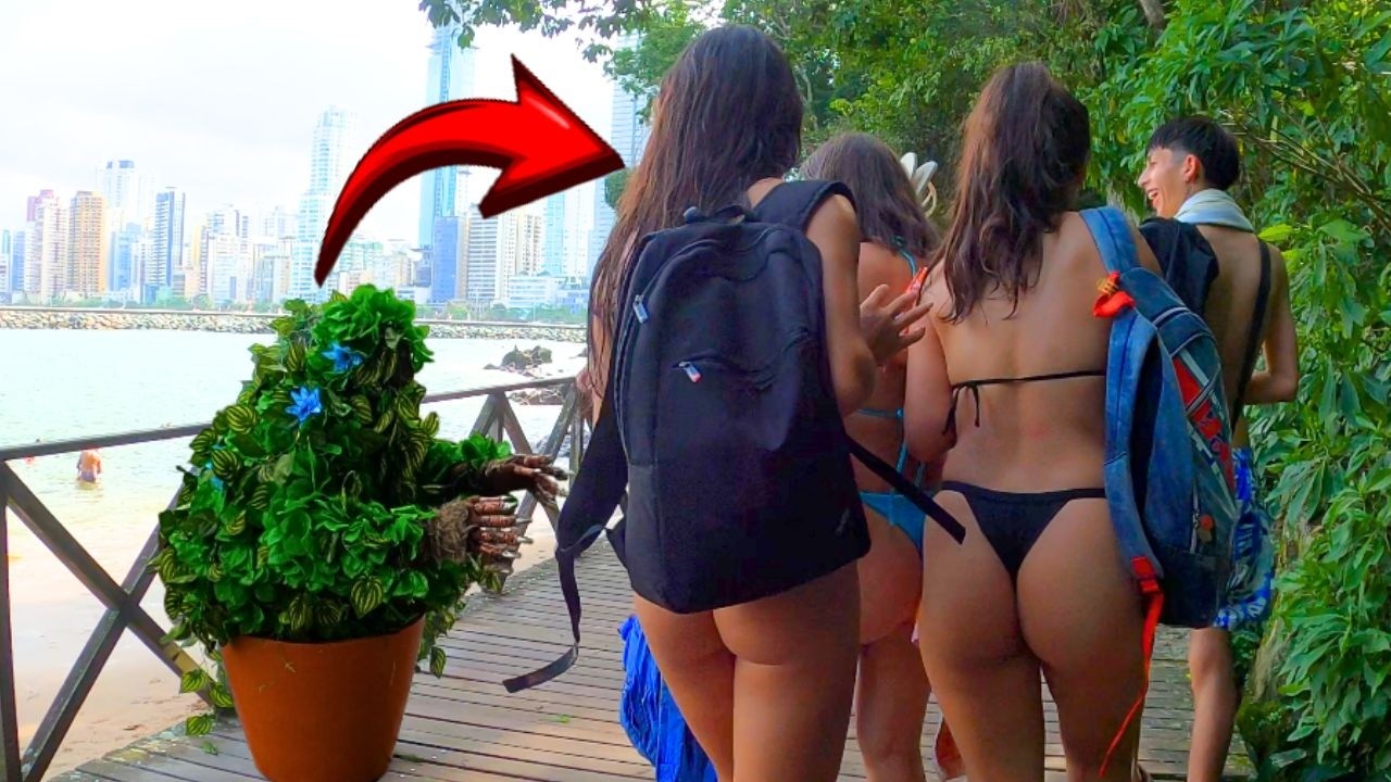 These BEAUTIFUL Women Were in ABSOLUTE SHOCK😱 Bushman INSANE Prank On The Beach! Deafening Screams!