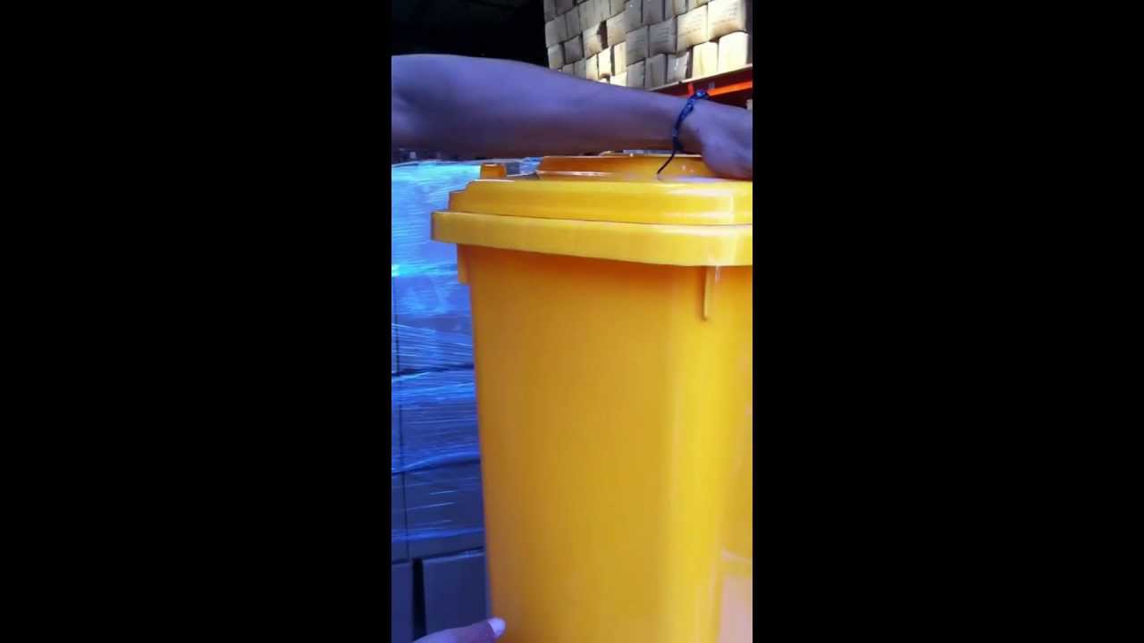 MONTAJE DEL PEDAL EN EL CONTENEDOR